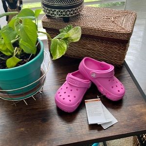 NWT toddler crocs pink size 8